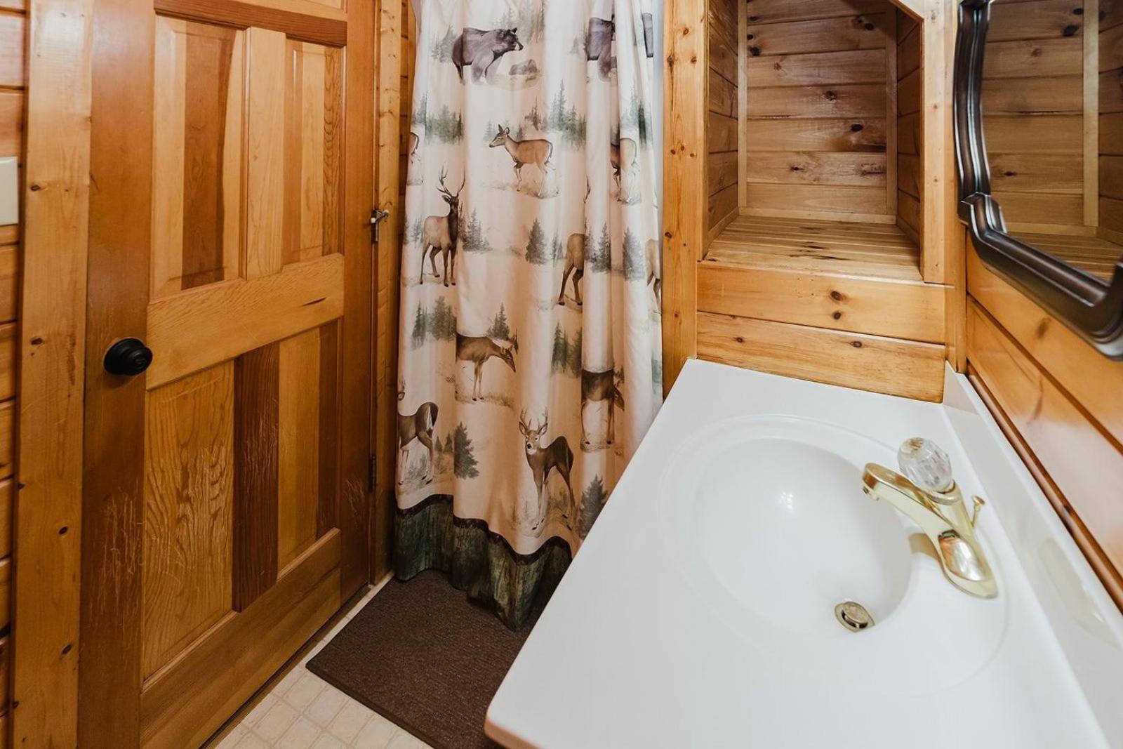 A Dream Come True Cabin Сивиървил Екстериор снимка